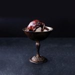 Receta de helado de ron y jengibre con salsa de chocolate y ron